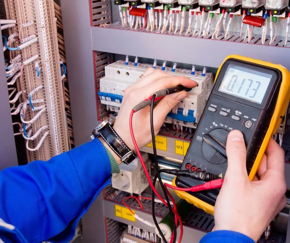 Instalații sanitare, electrice  - Construcții din Drobeta-Turnu Severin