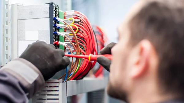 Electrician Mureș  - Construcții din Târgu Mureş
